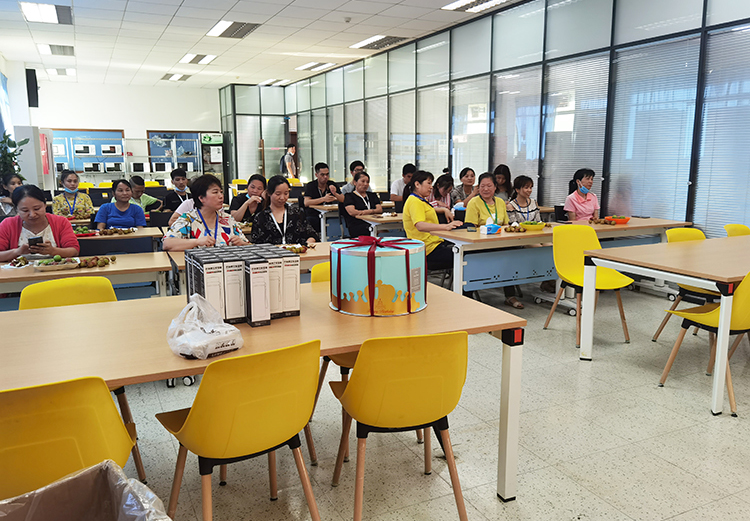 mk体育5月生日会｜以生日之名记录美好时光